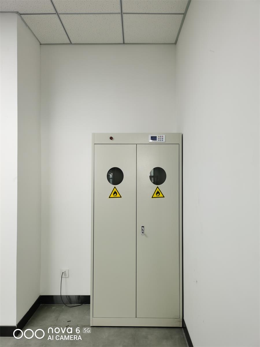 /images/20211223/c741d2f2c65fb5e0b67aa7699c5a7a46.jpg 全钢气瓶柜.jpg